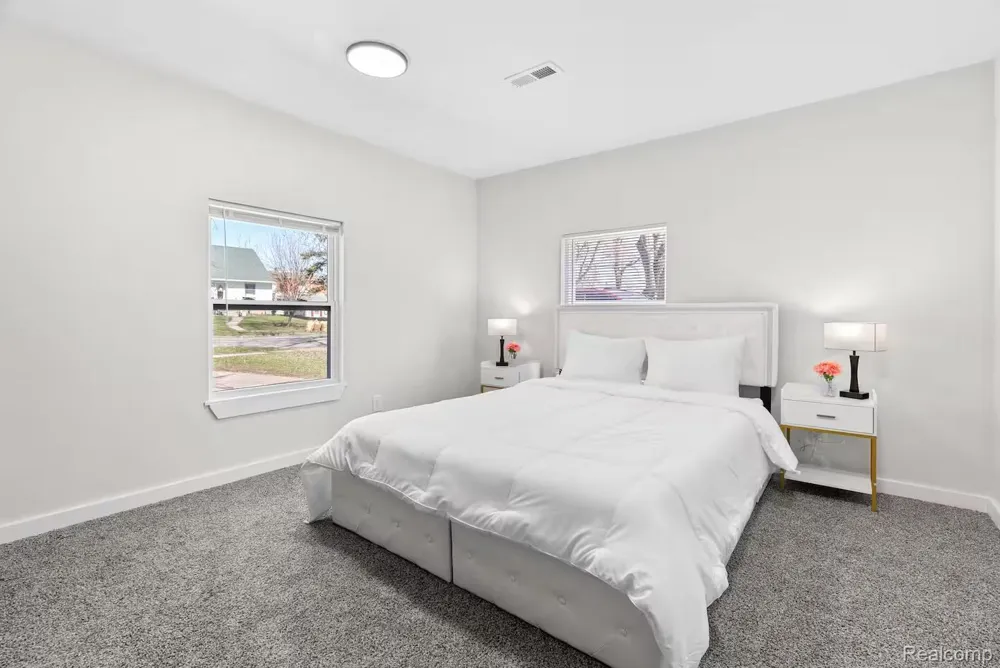 615 W Hodge Avenue Lansing City, MI 48910