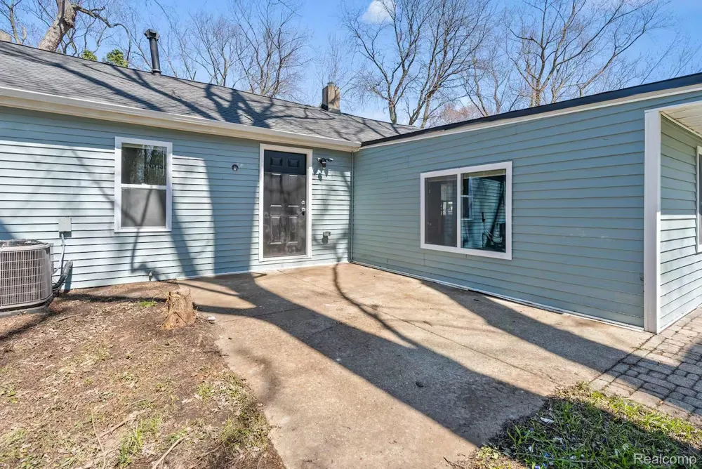 615 W Hodge Avenue Lansing City, MI 48910