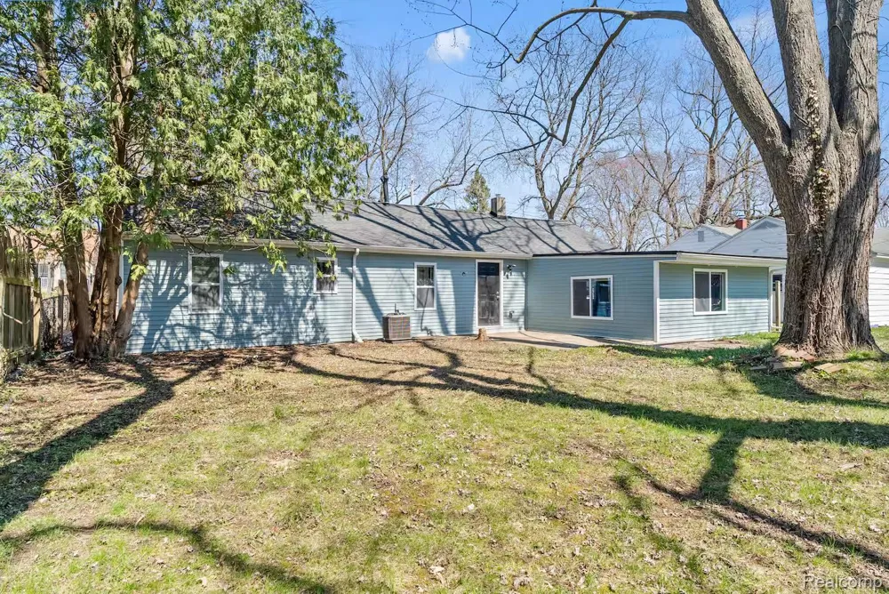 615 W Hodge Avenue Lansing City, MI 48910