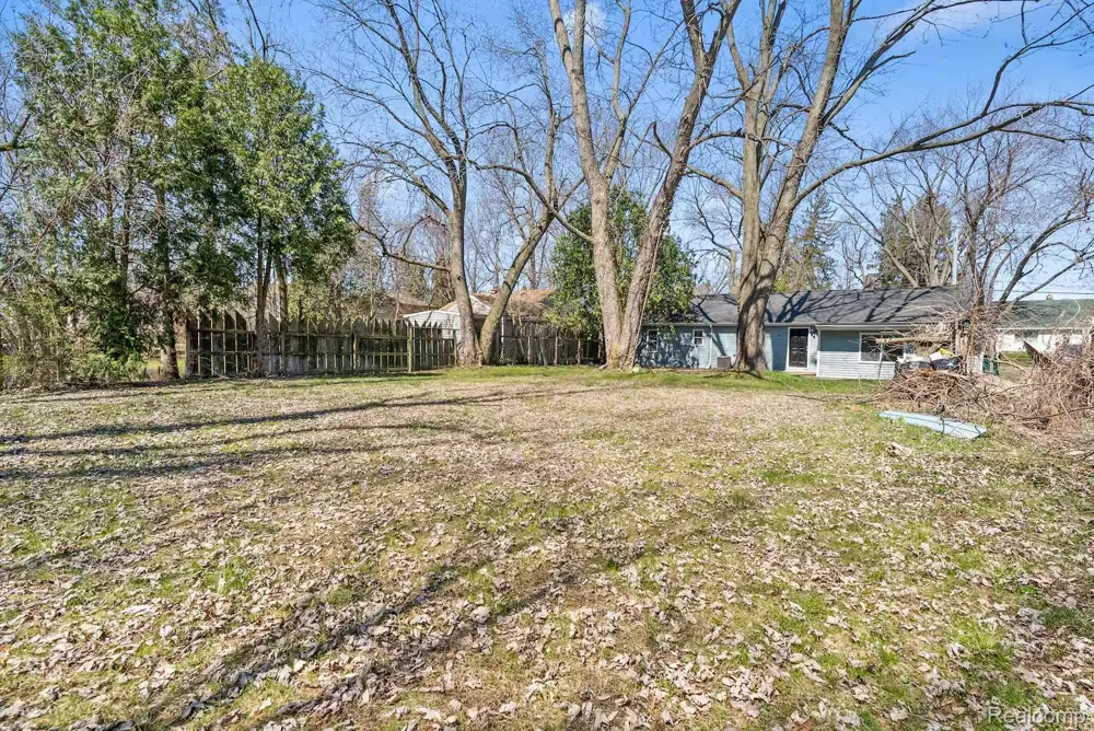 615 W Hodge Avenue Lansing City, MI 48910