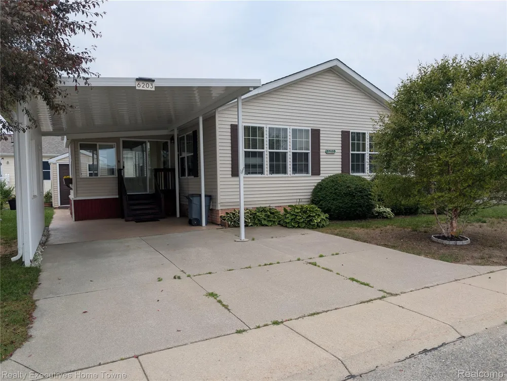 6203 Square Lake Drive Drive Kimball Township, MI 48074