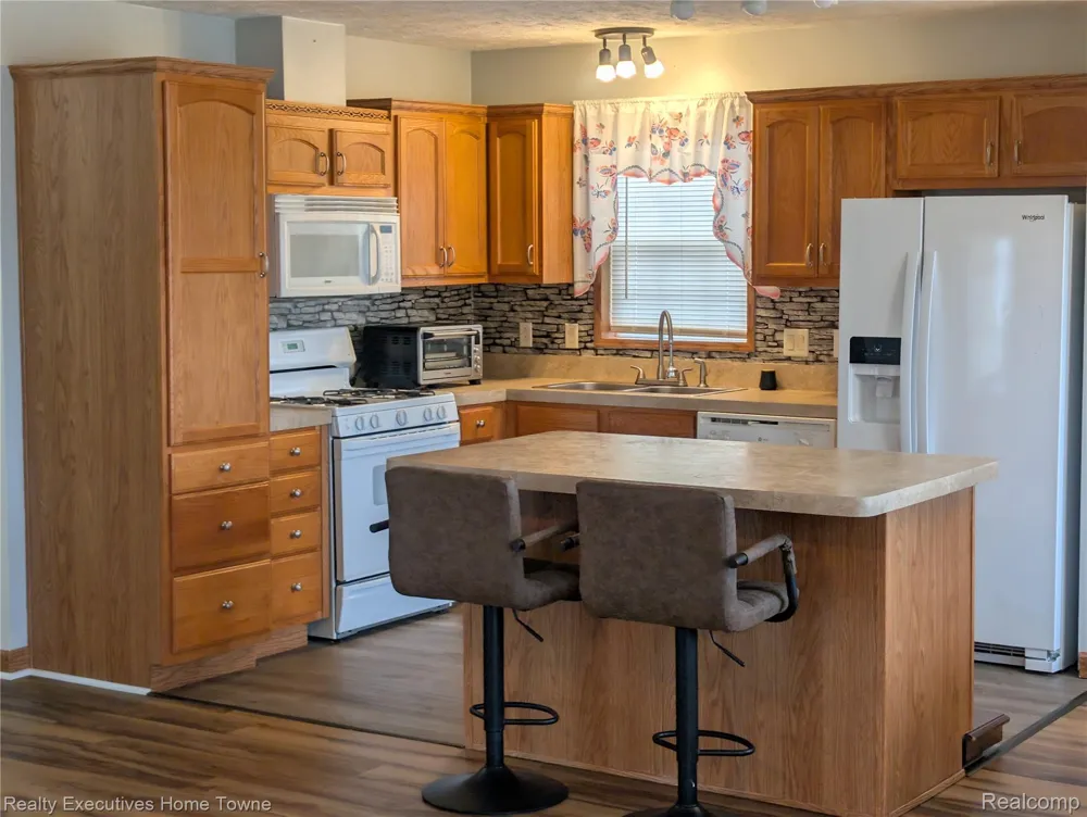 6203 Square Lake Drive Drive Kimball Township, MI 48074
