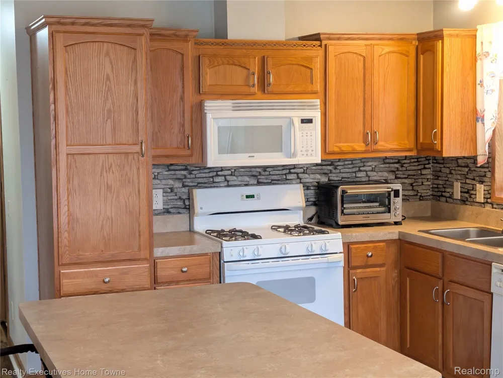6203 Square Lake Drive Drive Kimball Township, MI 48074