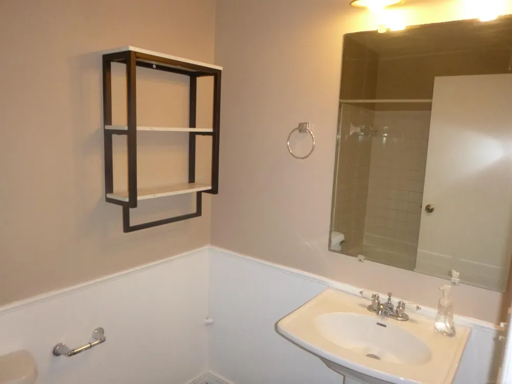 34272 Garfield Circle Fraser City, MI 48026