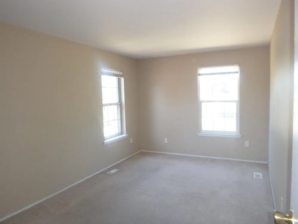 34272 Garfield Circle Fraser City, MI 48026