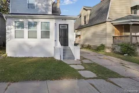 909 Pine Street Lansing City, MI 48906
