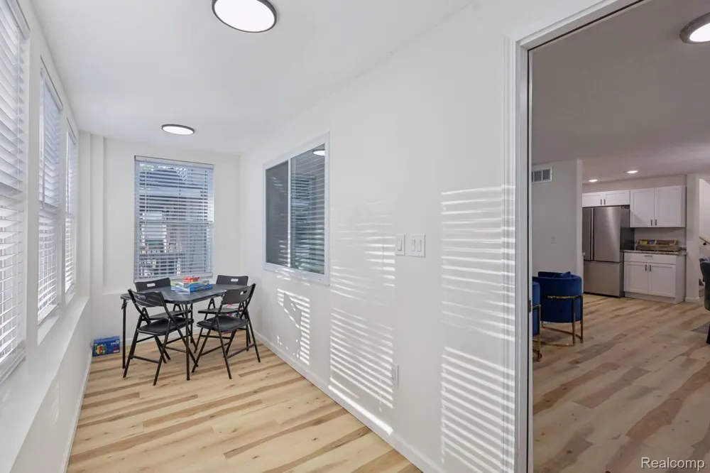 909 Pine Street Lansing City, MI 48906