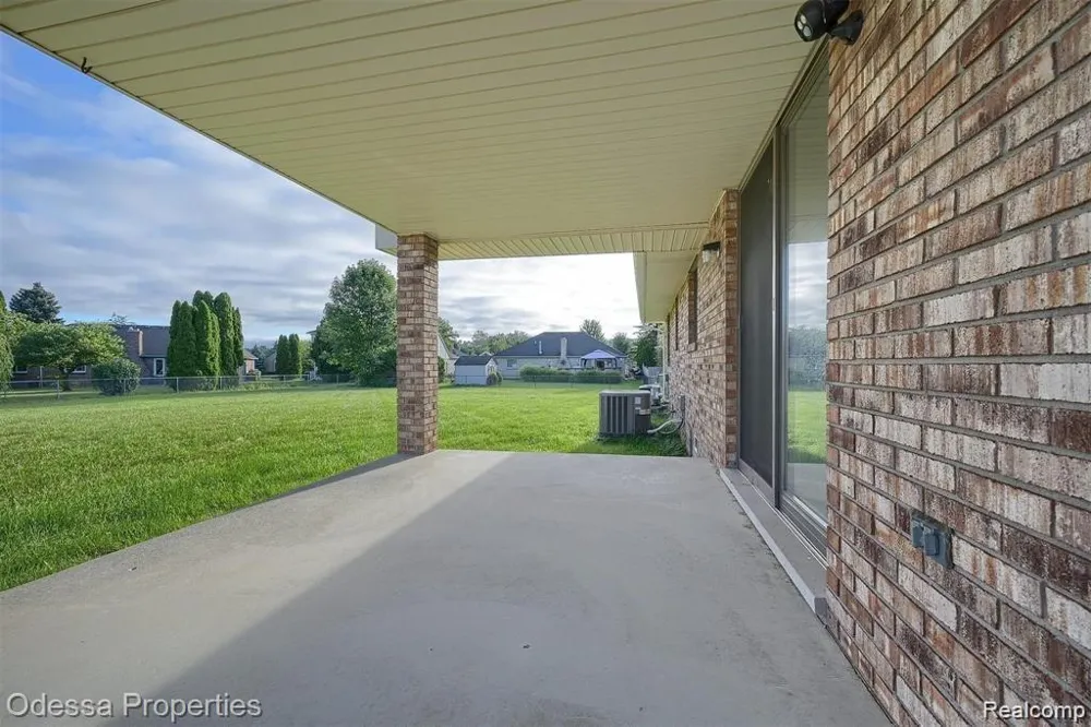 16185 24 MILE ROAD Macomb Township, MI 48042