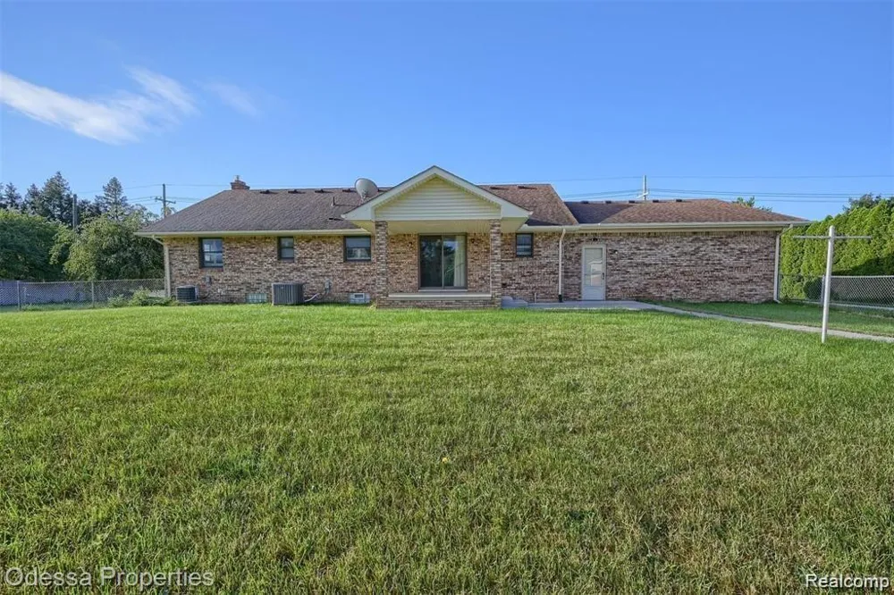 16185 24 MILE ROAD Macomb Township, MI 48042