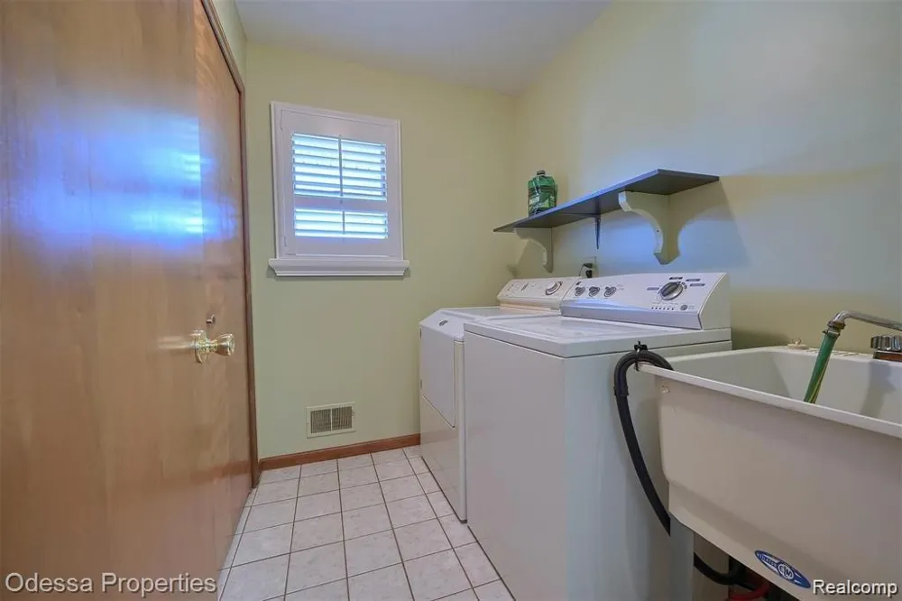 16185 24 MILE ROAD Macomb Township, MI 48042