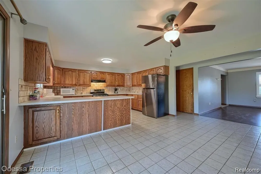 16185 24 MILE ROAD Macomb Township, MI 48042