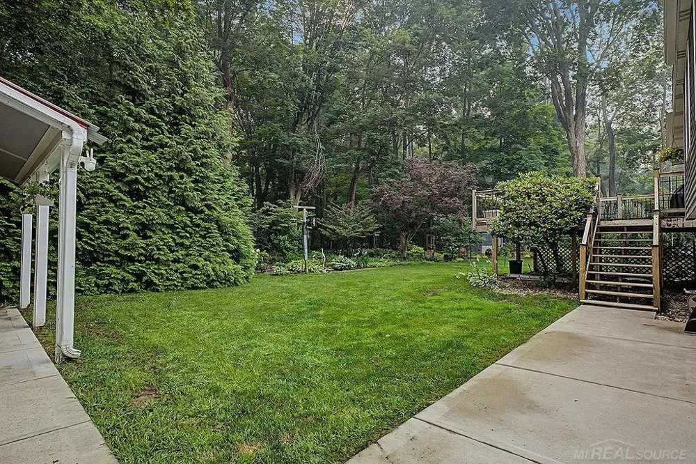 1571 Waukazoo Drive Park Township, MI 49424
