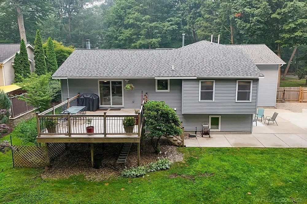 1571 Waukazoo Drive Park Township, MI 49424