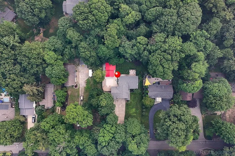 1571 Waukazoo Drive Park Township, MI 49424