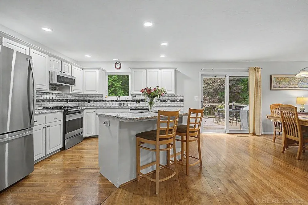 1571 Waukazoo Drive Park Township, MI 49424