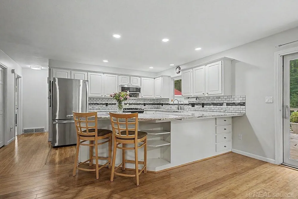 1571 Waukazoo Drive Park Township, MI 49424