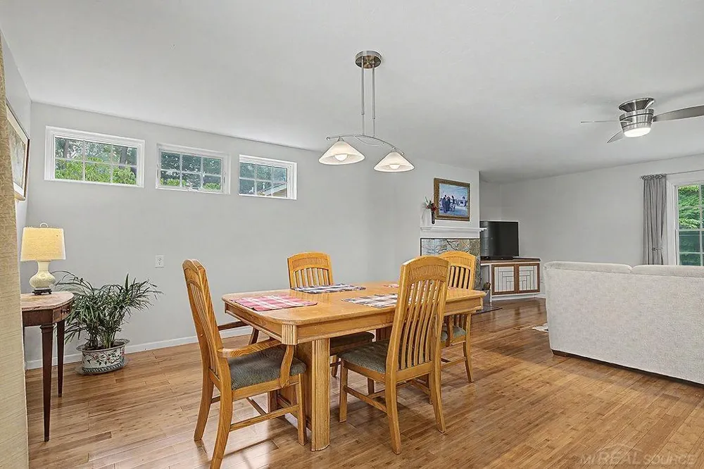 1571 Waukazoo Drive Park Township, MI 49424