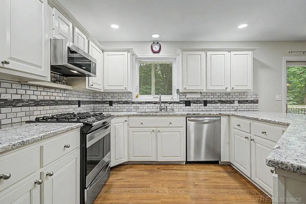 1571 Waukazoo Drive Park Township, MI 49424