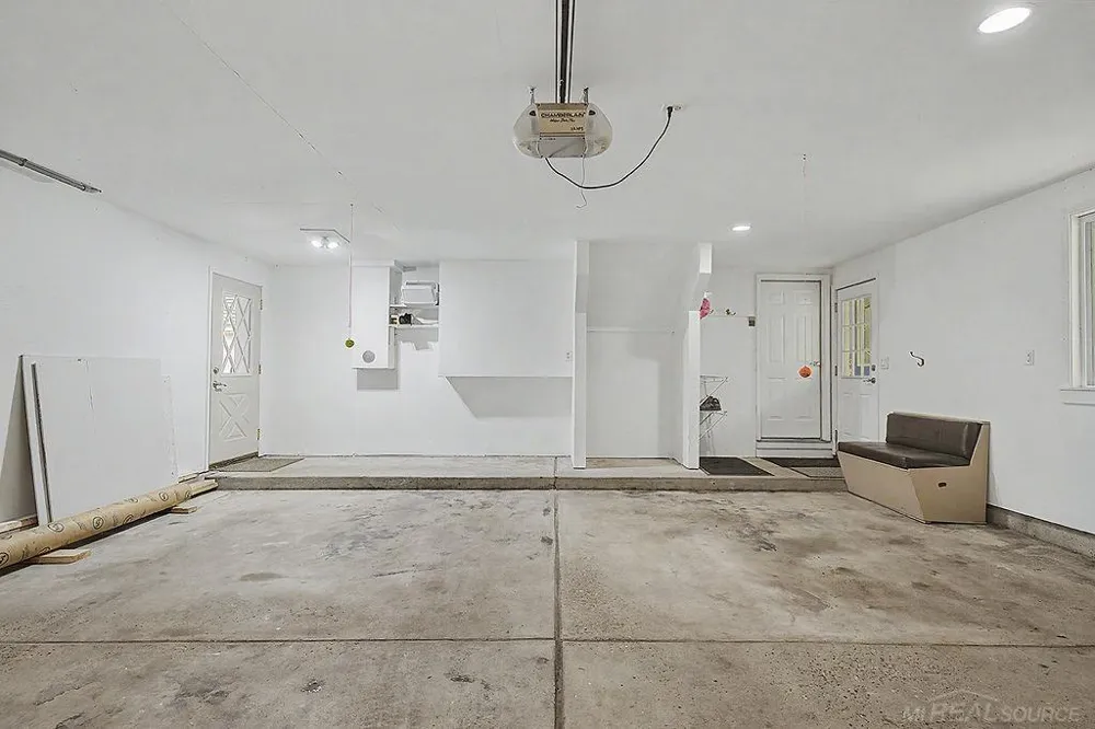 1571 Waukazoo Drive Park Township, MI 49424