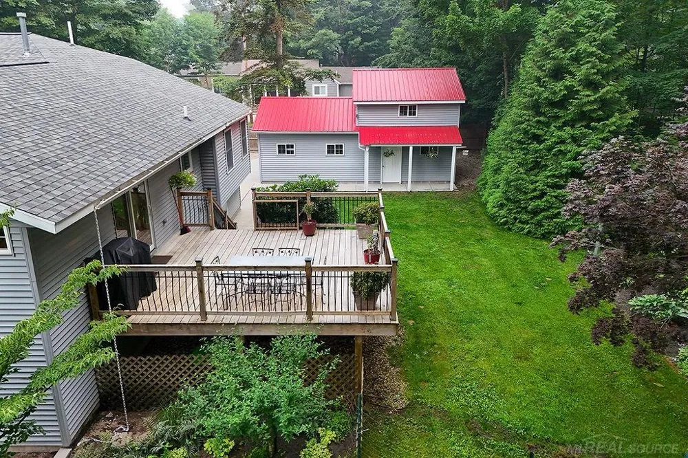 1571 Waukazoo Drive Park Township, MI 49424