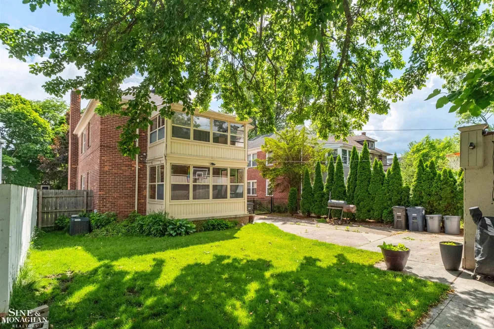 Saint Clair Avenue Grosse Pointe City, MI 48230