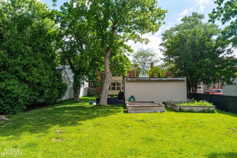 Saint Clair Avenue Grosse Pointe City, MI 48230