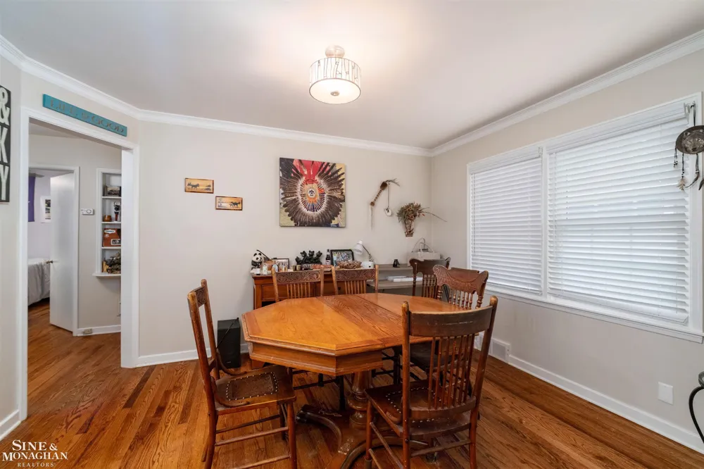 Saint Clair Avenue Grosse Pointe City, MI 48230