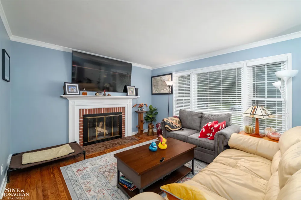 Saint Clair Avenue Grosse Pointe City, MI 48230