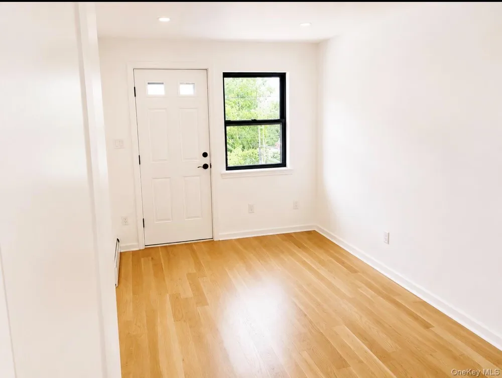2805 21st Avenue Astoria, NY 11105