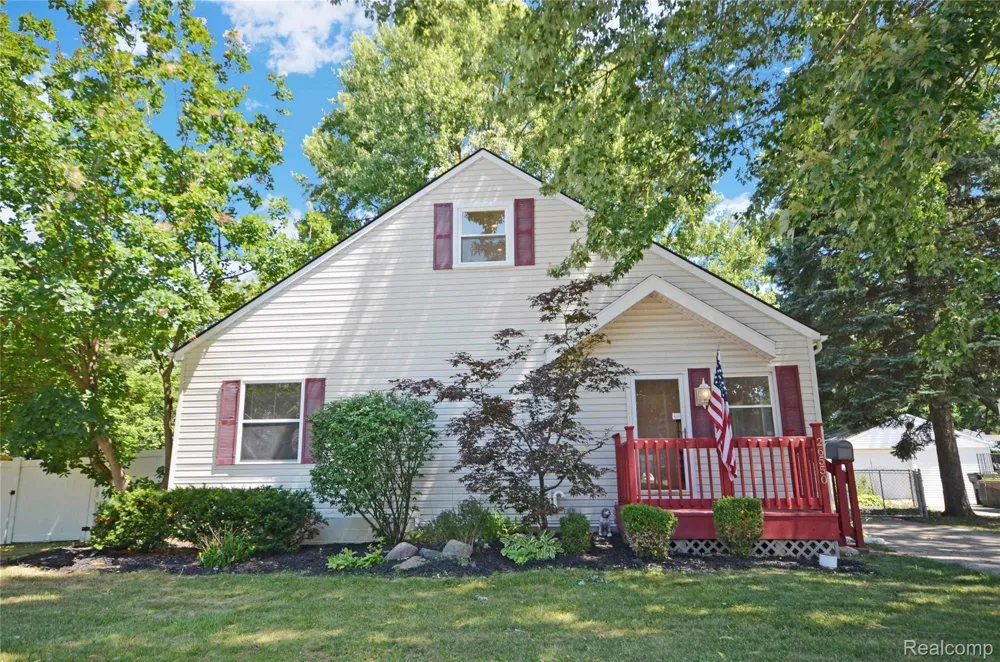 26550 Oakland Street Roseville City, MI 48066