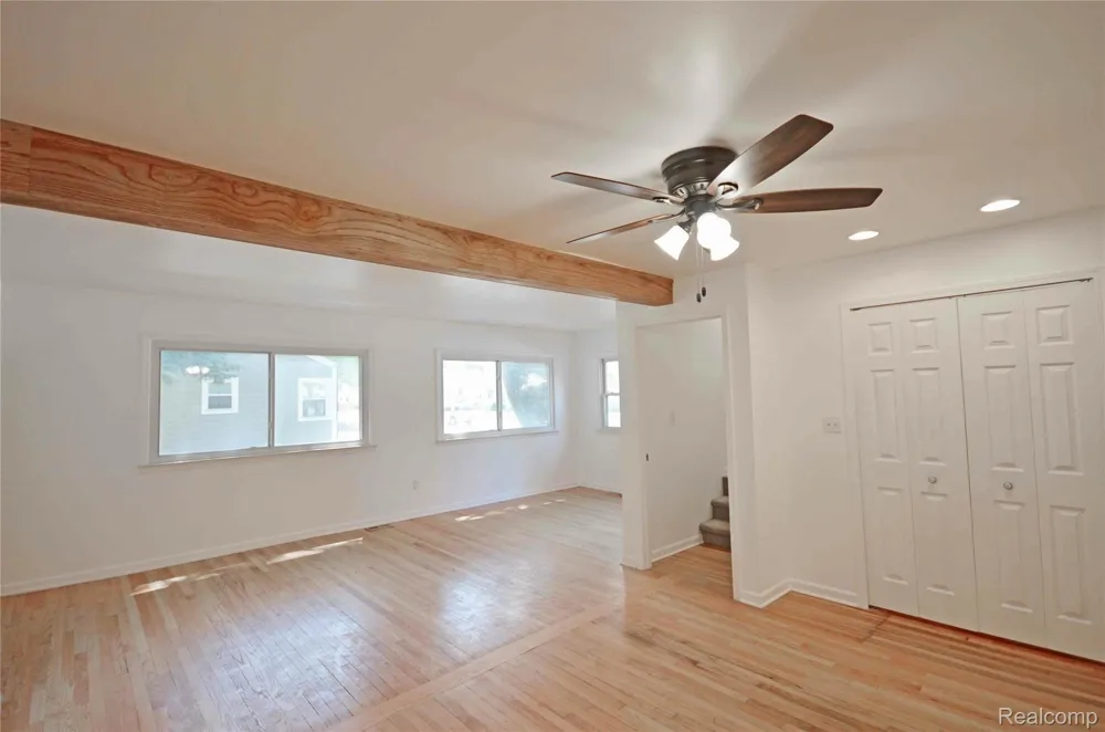 26550 Oakland Street Roseville City, MI 48066