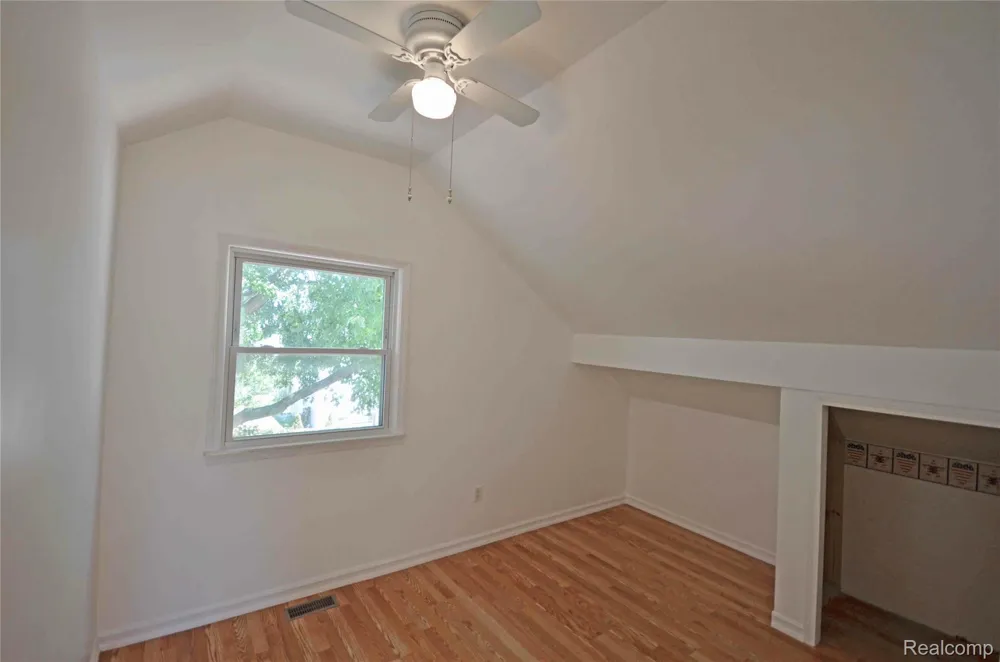 26550 Oakland Street Roseville City, MI 48066