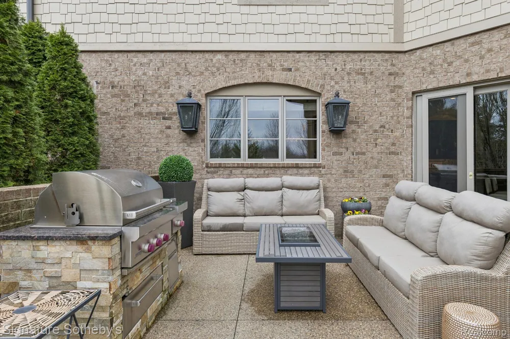 4911 Pinnacle Boulevard Oakland Charter Township, MI 48306