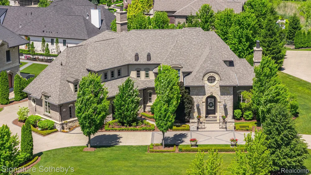 4911 Pinnacle Boulevard Oakland Charter Township, MI 48306
