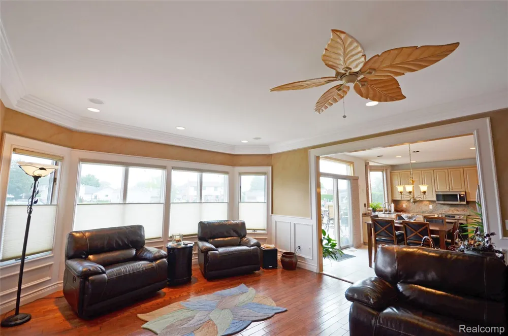 38048 Huron Pointe Drive Harrison Charter Township, MI 48045