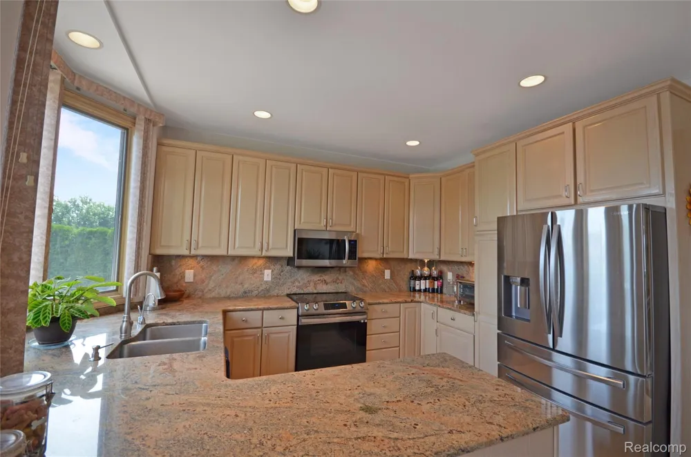 38048 Huron Pointe Drive Harrison Charter Township, MI 48045