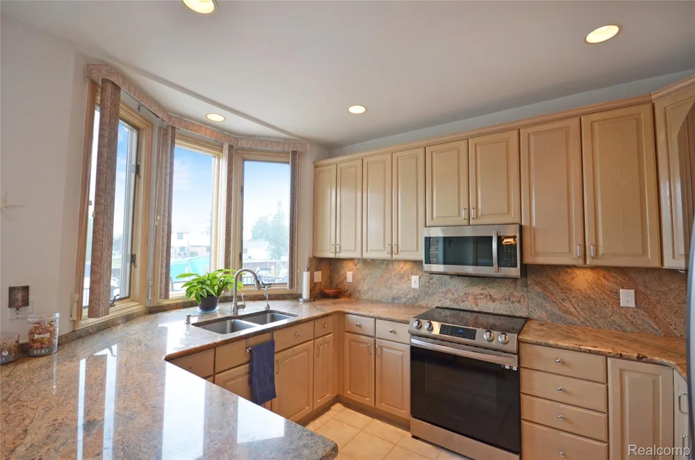 38048 Huron Pointe Drive Harrison Charter Township, MI 48045