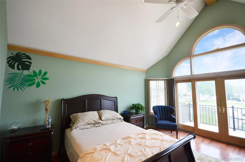 38048 Huron Pointe Drive Harrison Charter Township, MI 48045