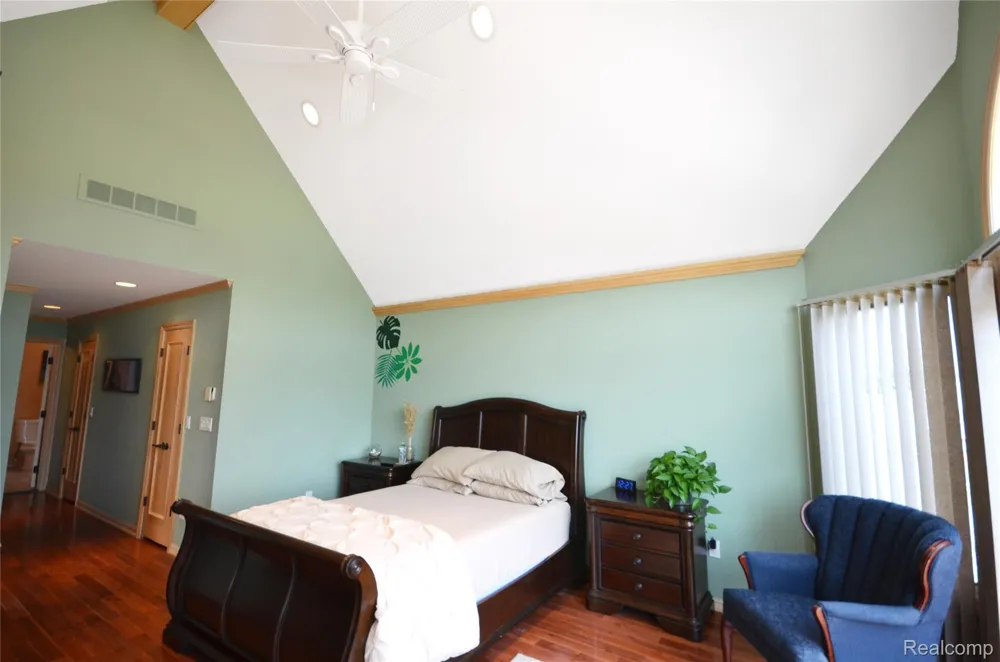 38048 Huron Pointe Drive Harrison Charter Township, MI 48045