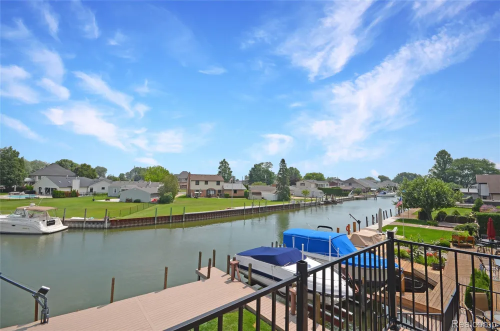 38048 Huron Pointe Drive Harrison Charter Township, MI 48045