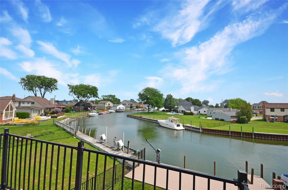 38048 Huron Pointe Drive Harrison Charter Township, MI 48045