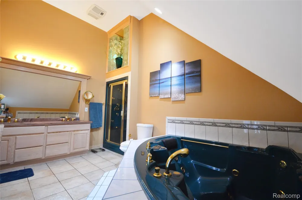 38048 Huron Pointe Drive Harrison Charter Township, MI 48045