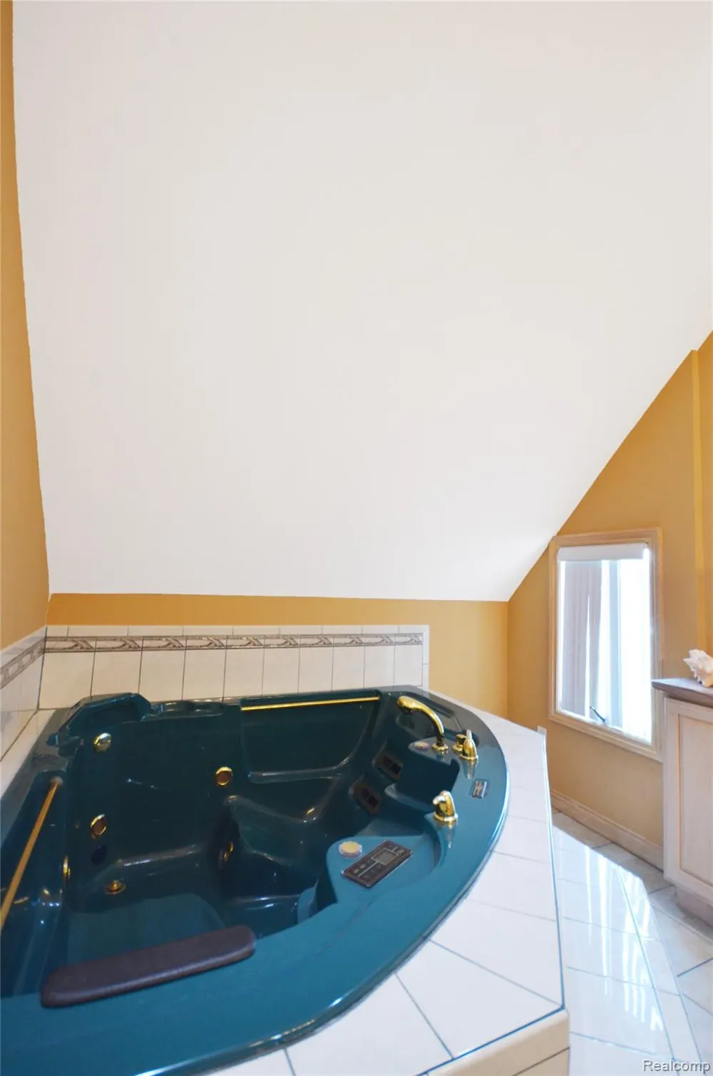 38048 Huron Pointe Drive Harrison Charter Township, MI 48045