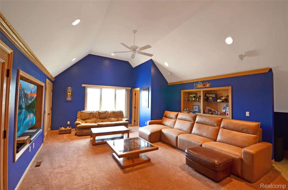 38048 Huron Pointe Drive Harrison Charter Township, MI 48045