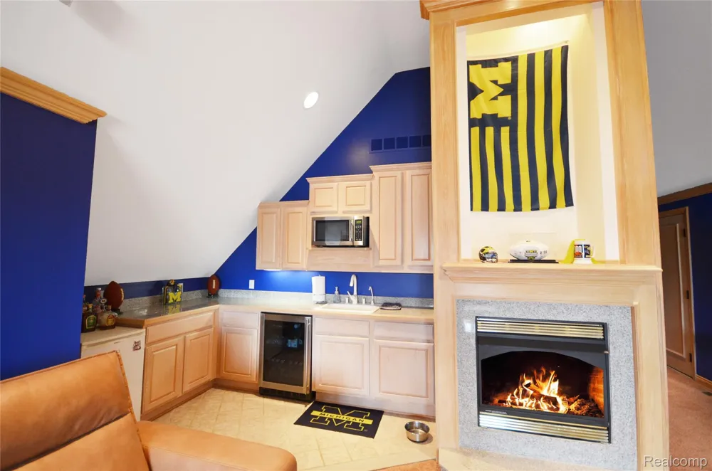 38048 Huron Pointe Drive Harrison Charter Township, MI 48045