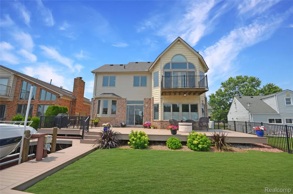 38048 Huron Pointe Drive Harrison Charter Township, MI 48045