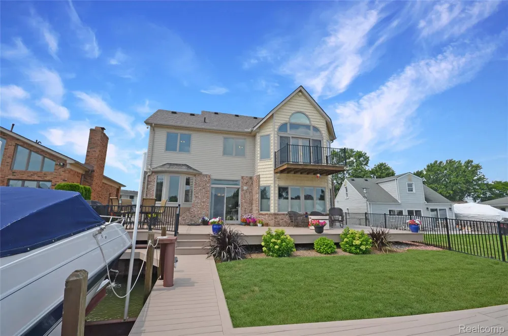38048 Huron Pointe Drive Harrison Charter Township, MI 48045