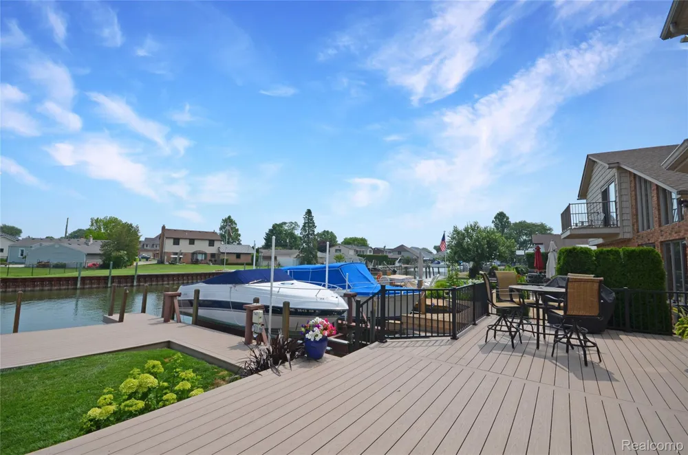 38048 Huron Pointe Drive Harrison Charter Township, MI 48045