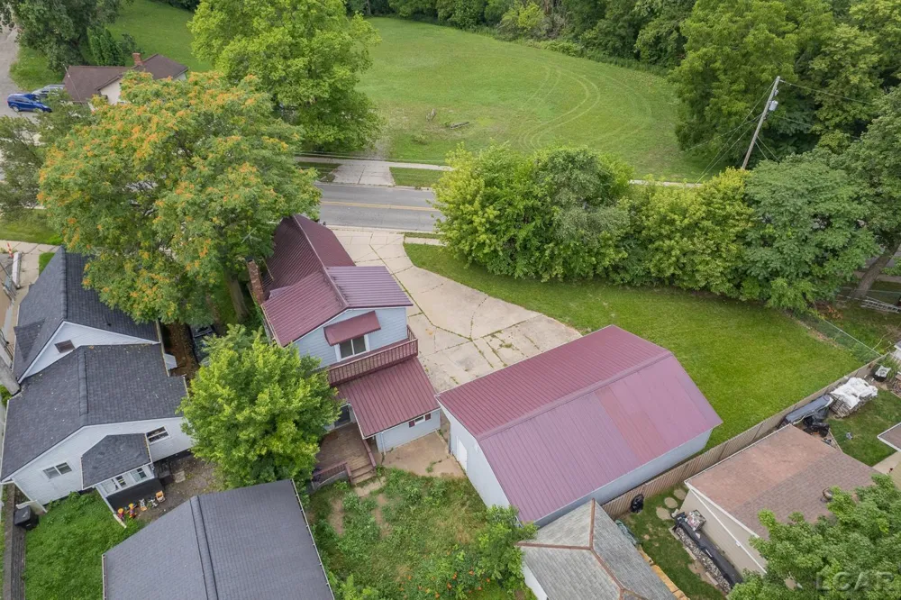 124 Bent Oak Avenue Adrian City, MI 49221