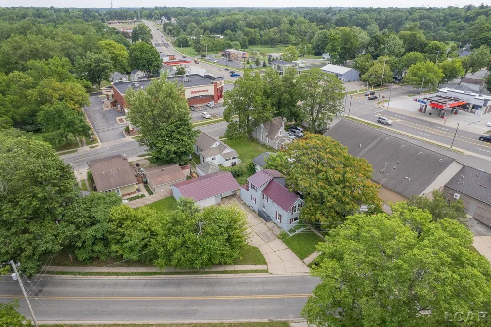 124 Bent Oak Avenue Adrian City, MI 49221